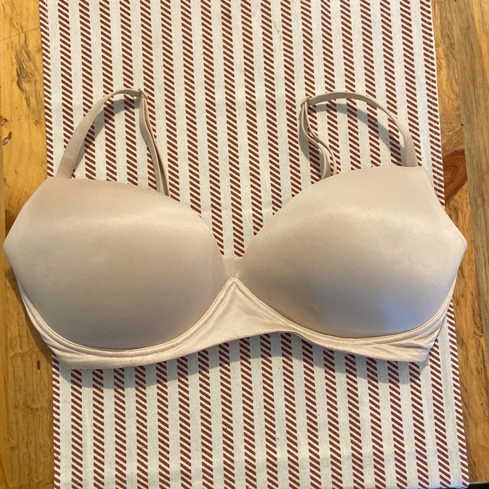 Victoria’s Secret body by Victoria nursing bra, size 36DD